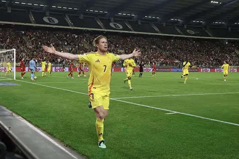 رصاصة دي بروين تنقذ بلجيكا ضد ويلز في تصفيات كأس العالم (فيديو)